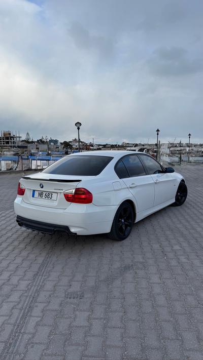 BMW 320i — 4
