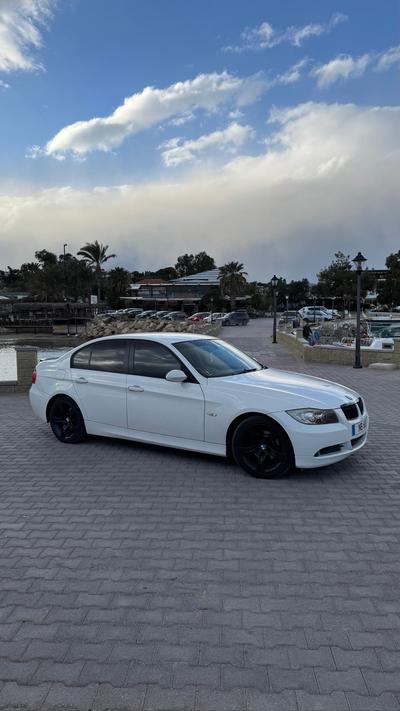 BMW 320i — 6
