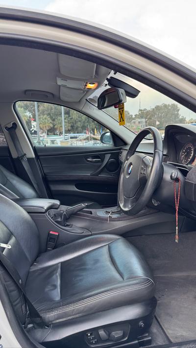 BMW 320i — 10