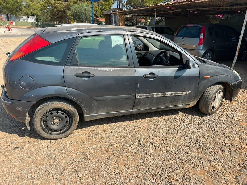 Ford Focus — 4