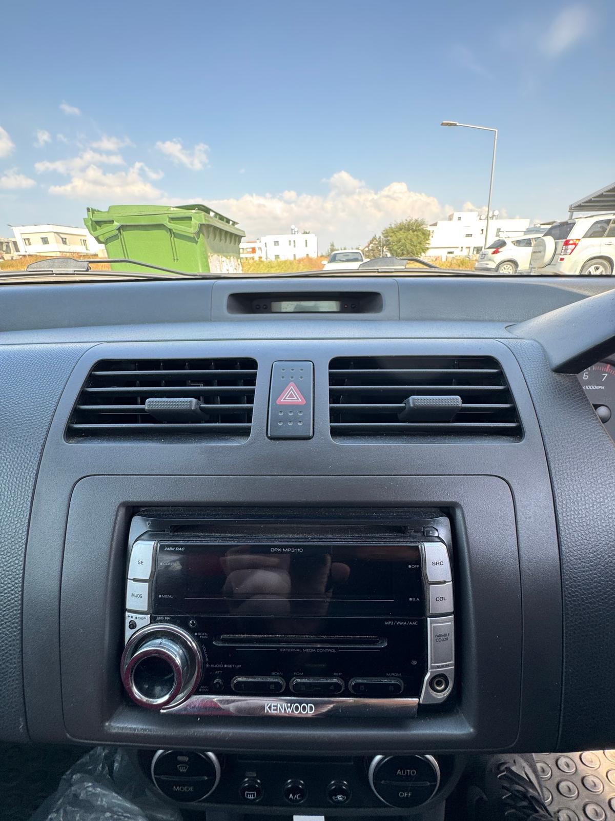 2005 Suzuki Swift 8