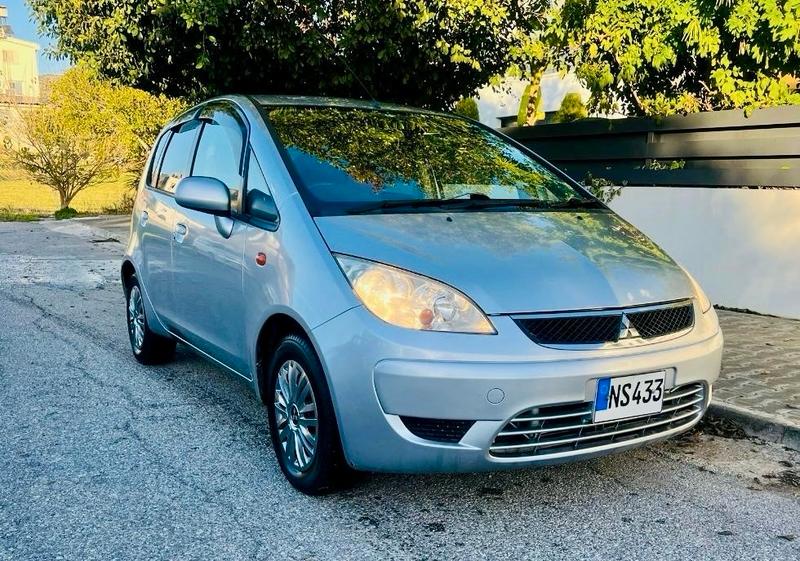 Mitsubishi Colt — 1/5