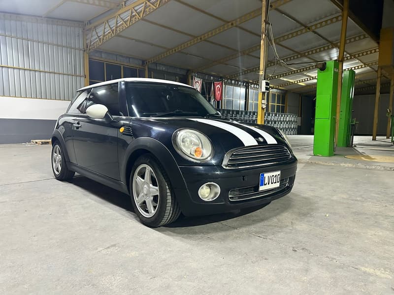 Mini Cooper — 1/10