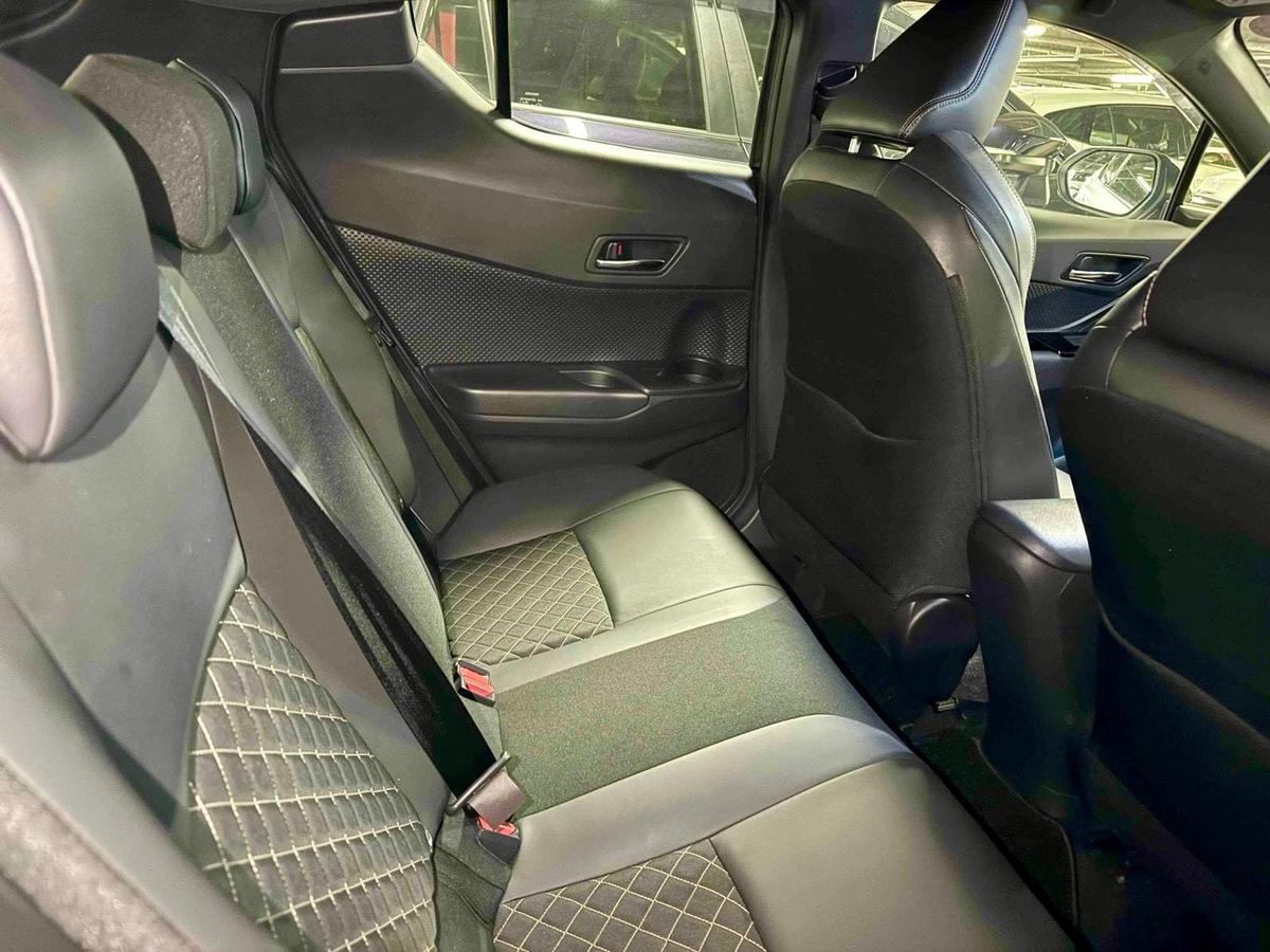2023 Toyota C-HR 8