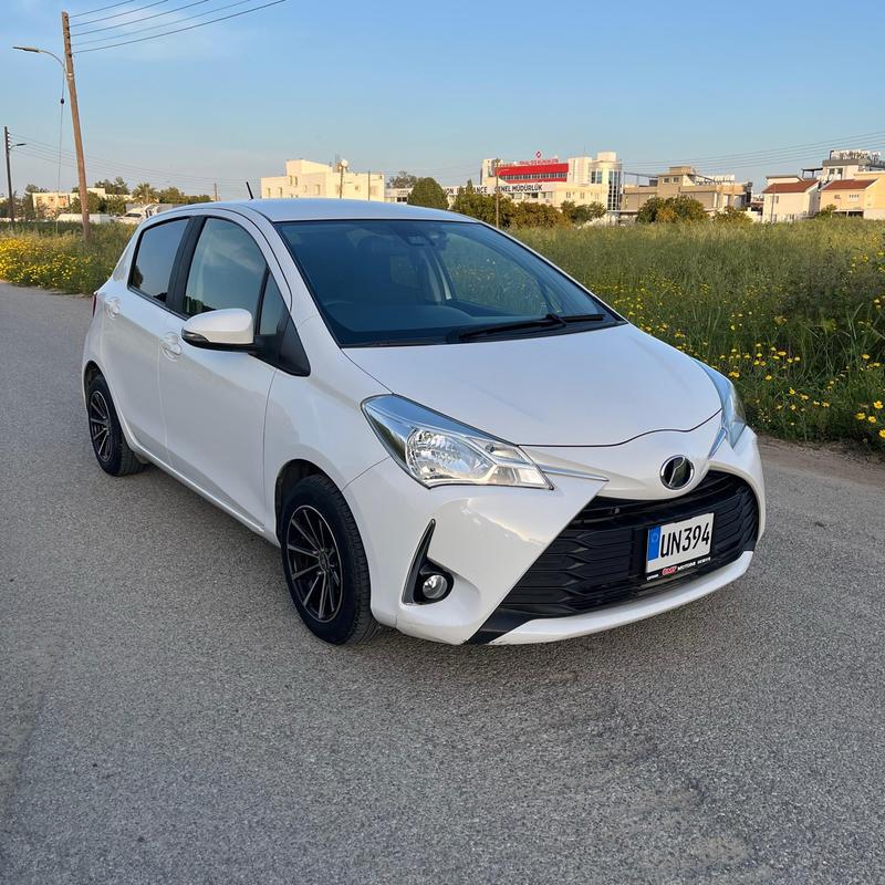 Toyota Vitz — 1/7