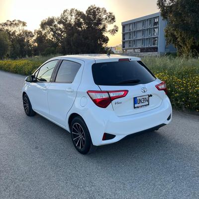 Toyota Vitz — 5