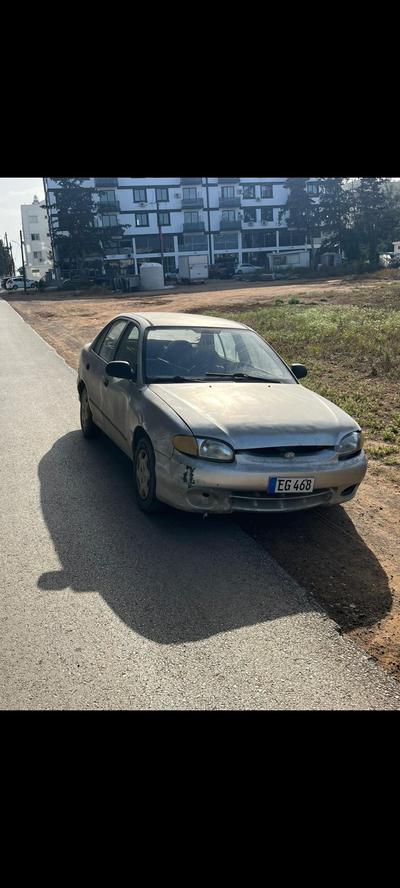 Hyundai Accent — 3