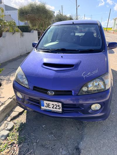 Daihatsu YRV — 1