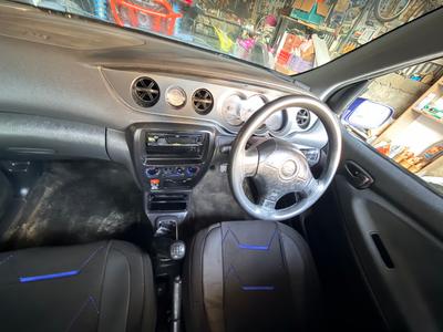 Daihatsu YRV — 5