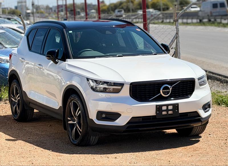 Volvo XC40 — 1/6