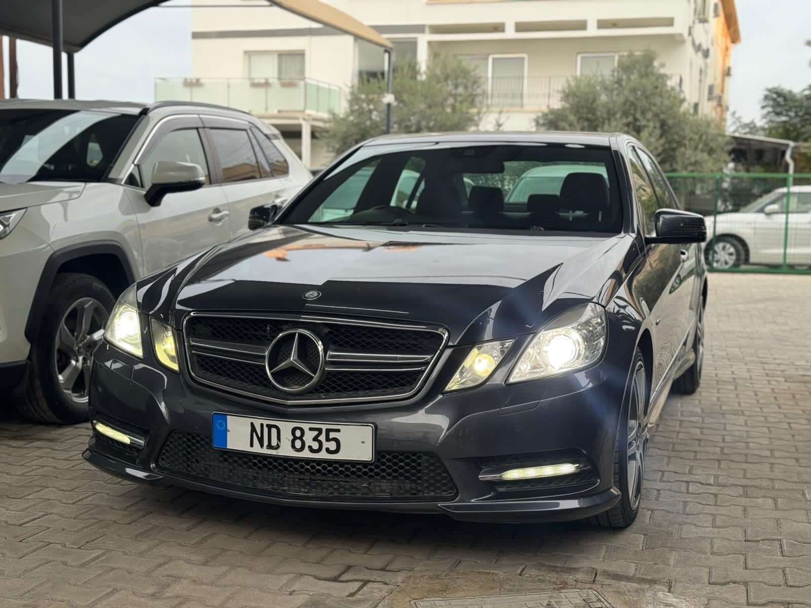 Mercedes-Benz E 250 2012 Satılık İkinci El - Thumbnail 2