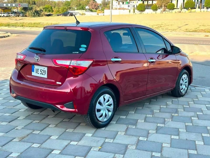 Toyota Vitz — 4