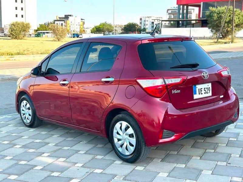 Toyota Vitz — 5