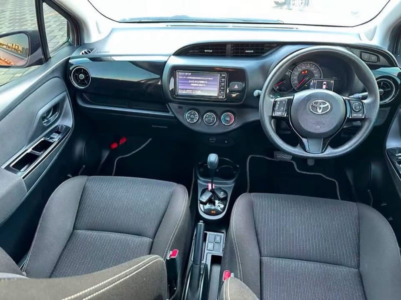 Toyota Vitz — 7