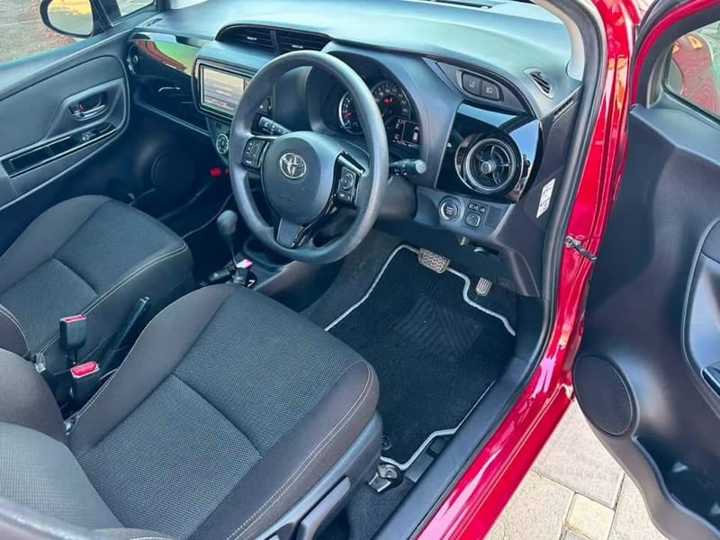 Toyota Vitz — 8