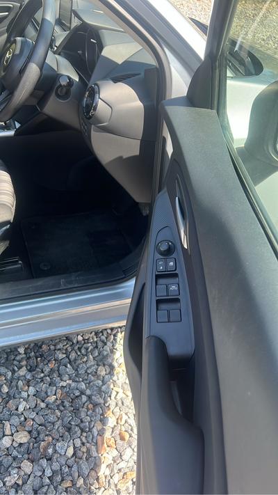 Mazda Demio — 4