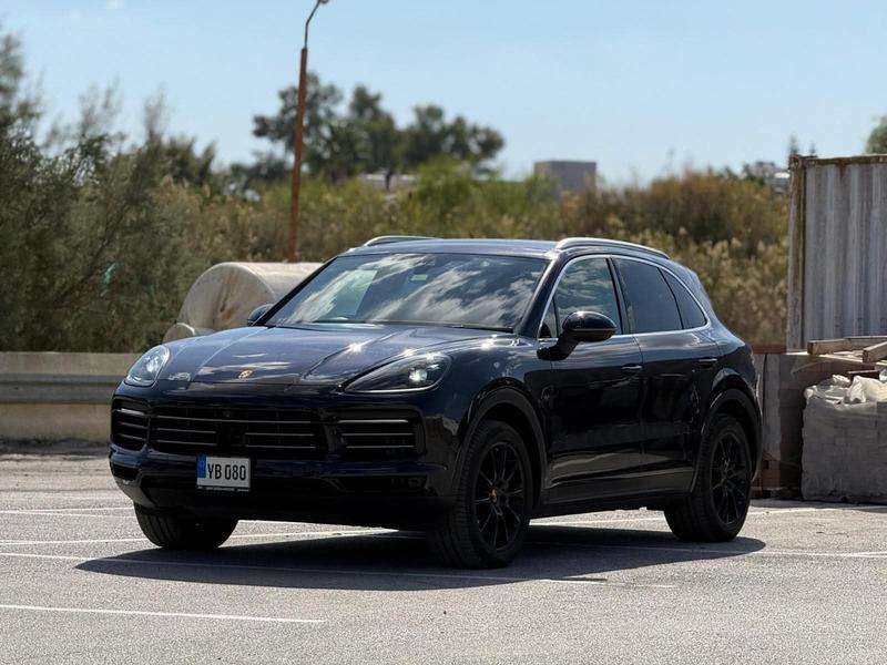 Porsche Cayenne S — 1/8