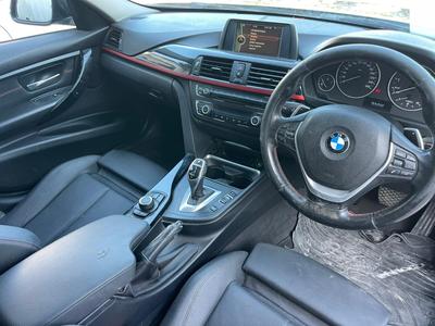 BMW 320i — 5