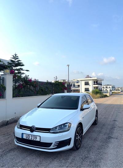Volkswagen Golf — 5