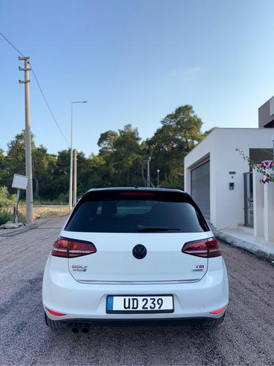 Volkswagen Golf — 7
