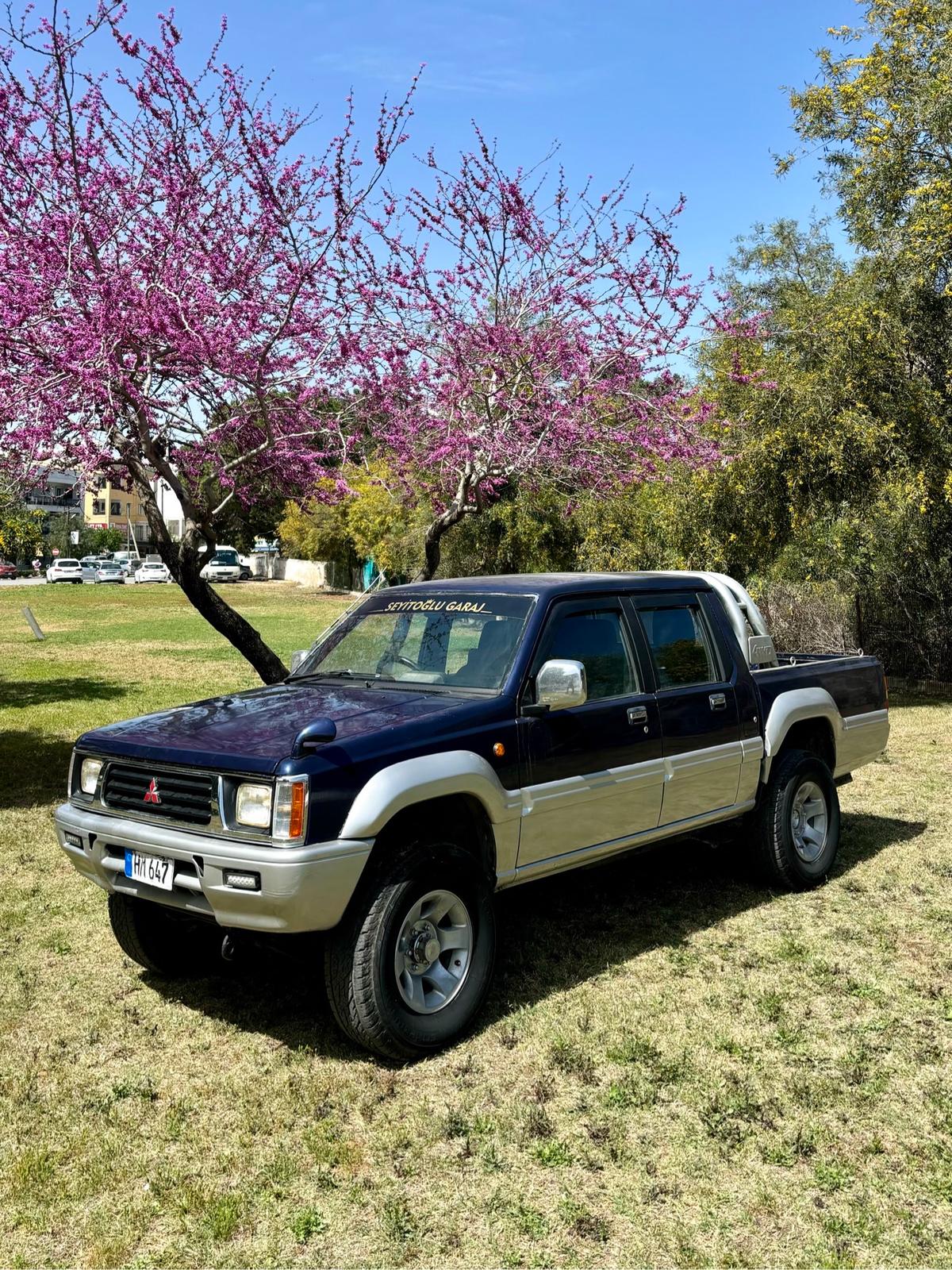 1995 Mitsubishi Strada