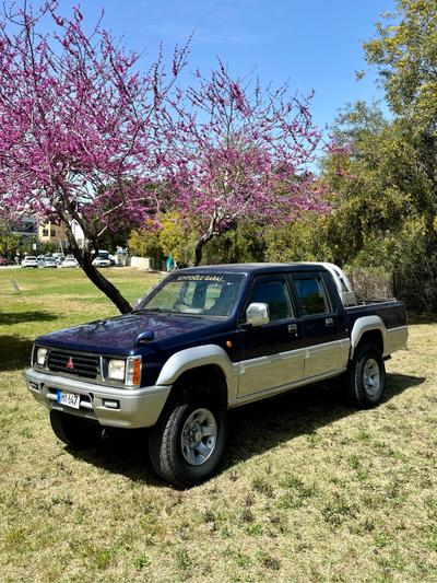 1995 Mitsubishi Strada