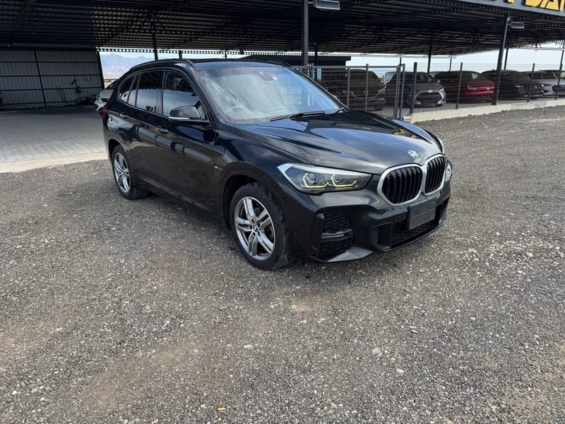 BMW X1 — 1/8