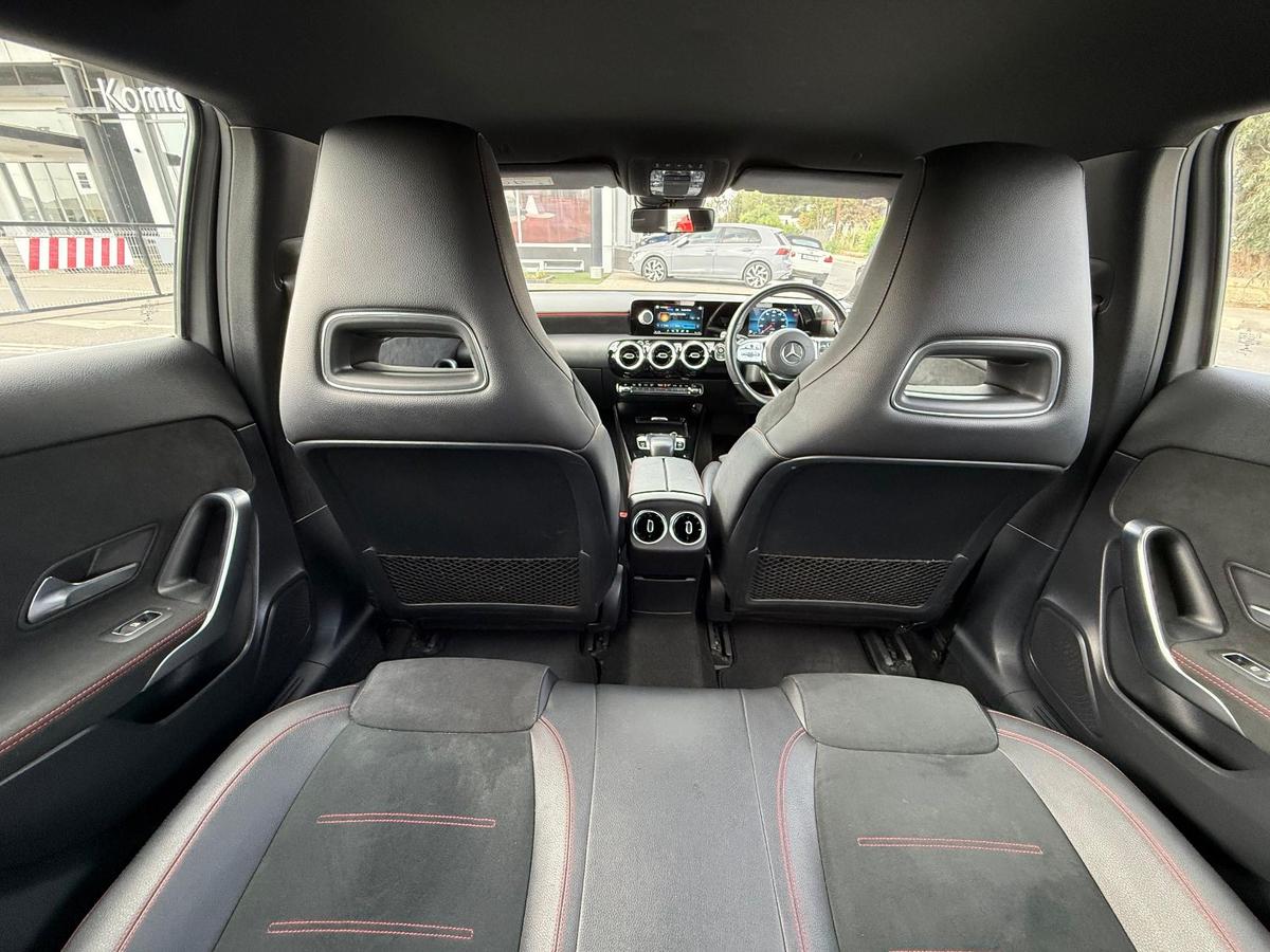 2019 Mercedes-Benz A 200 7