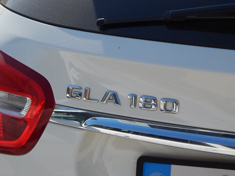 Mercedes-Benz GLA 180 — 4