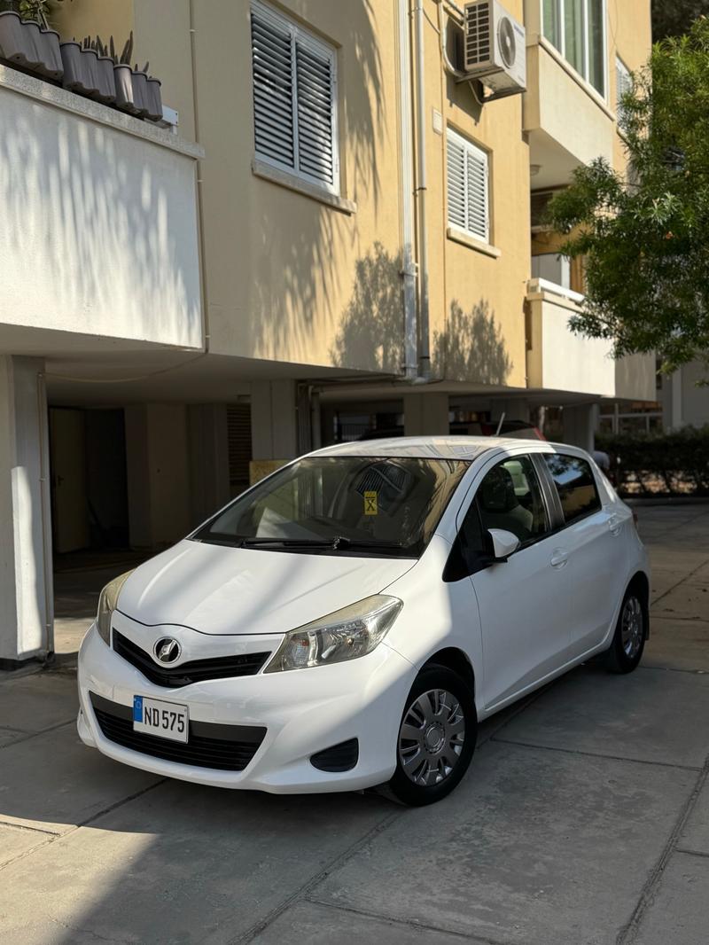 Toyota Vitz — 1/6