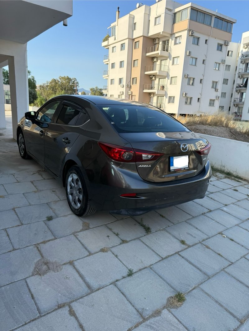 Mazda Axela  — 1