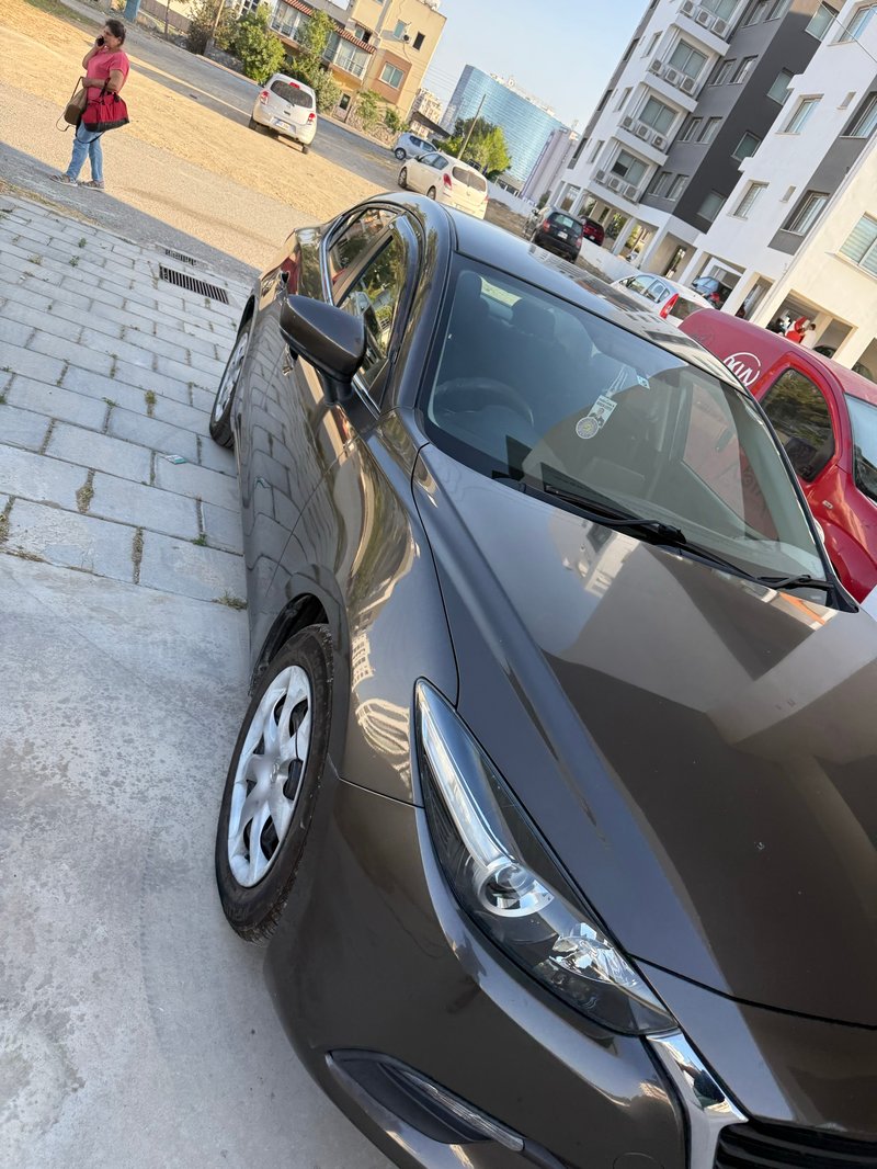 Mazda Axela  — 2