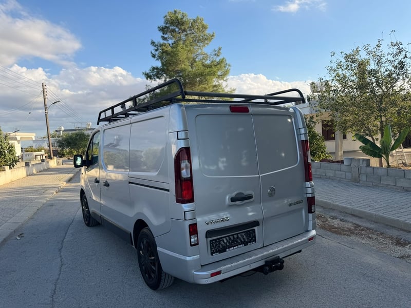 Opel Vivaro — 4