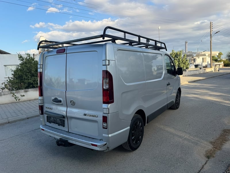 Opel Vivaro — 5