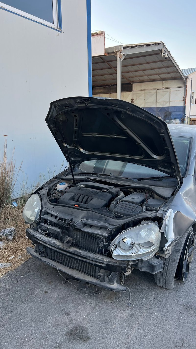 Volkswagen Golf — 4