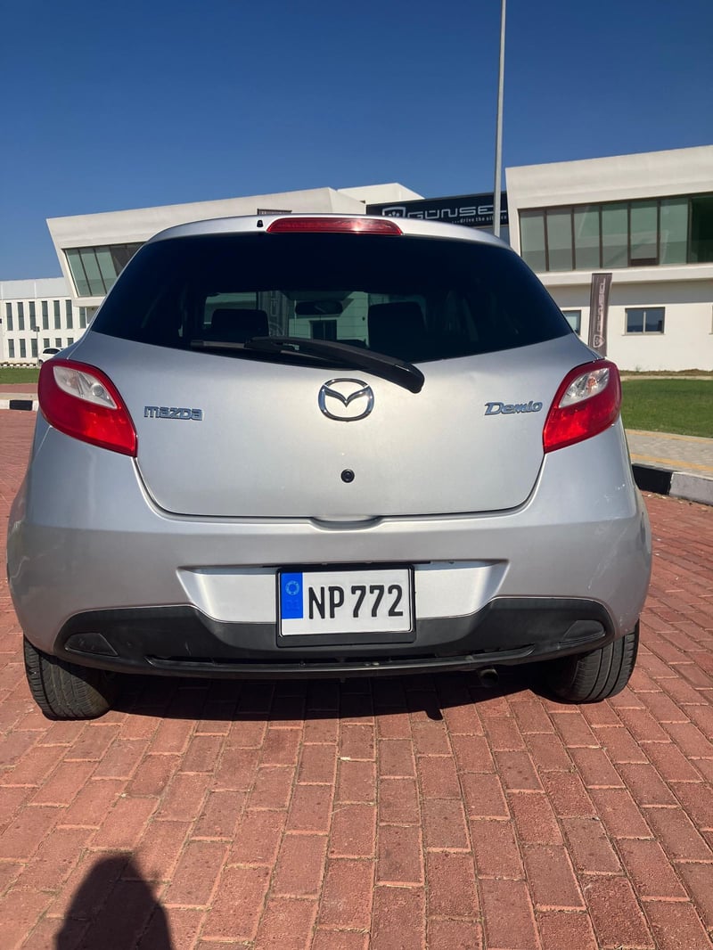 Mazda Demio — 4