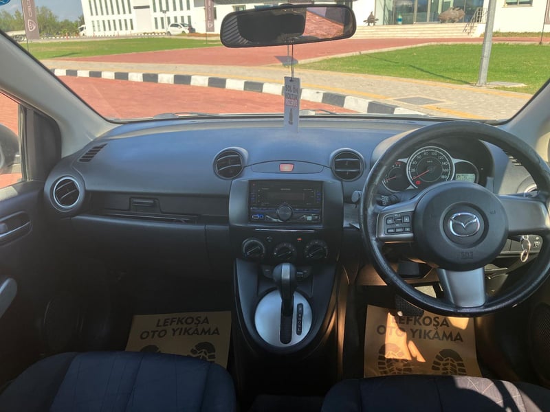Mazda Demio — 7