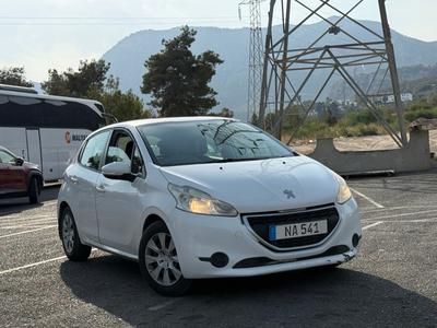 Peugeot 208 — 1