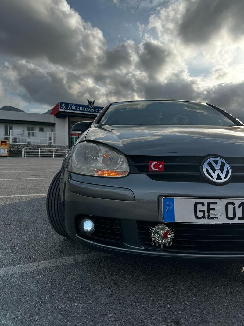 Volkswagen Golf — 1/5
