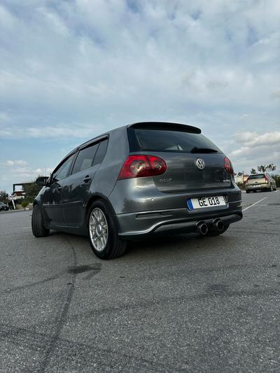 Volkswagen Golf — 4
