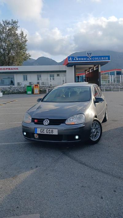 Volkswagen Golf — 5