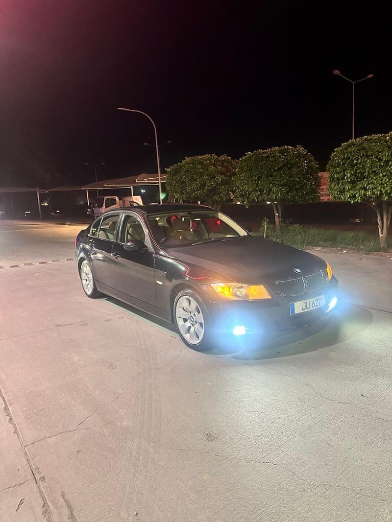 BMW 318i — 1/8