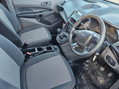 Ford Transit Connect — 5