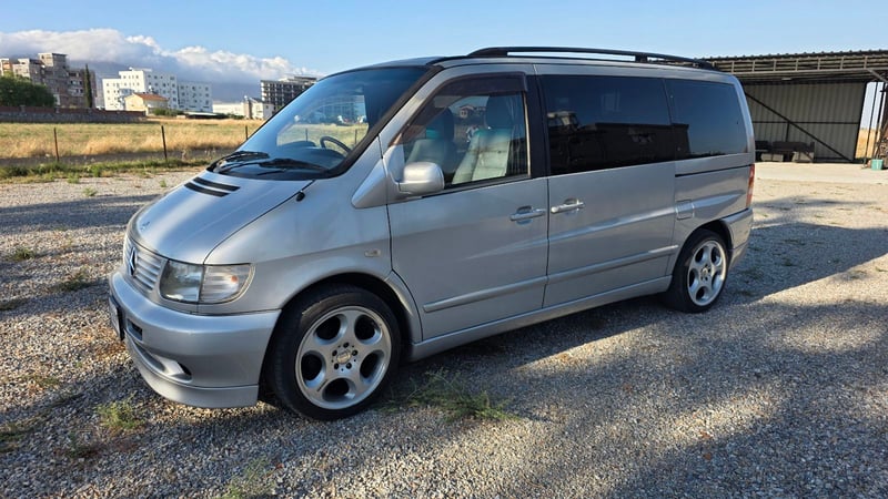 Mercedes-Benz V 230 — 1