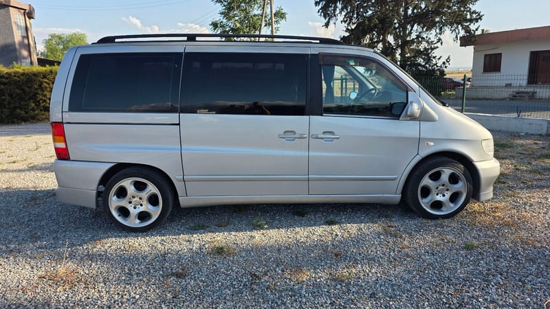 Mercedes-Benz V 230 — 7
