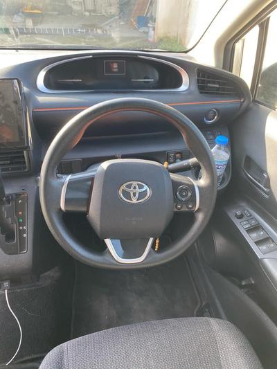 Toyota Sienta  — 3