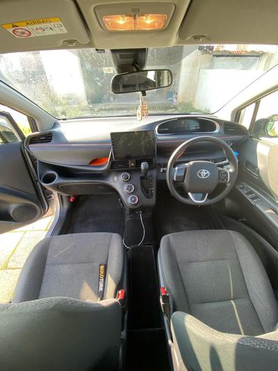 Toyota Sienta  — 4
