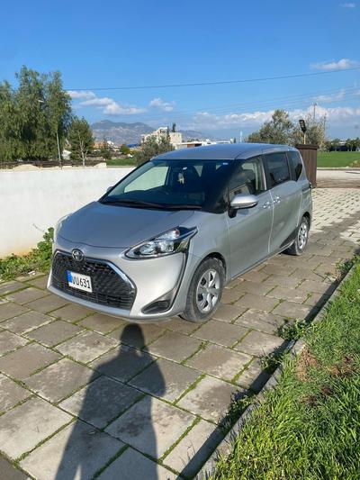 Toyota Sienta  — 9