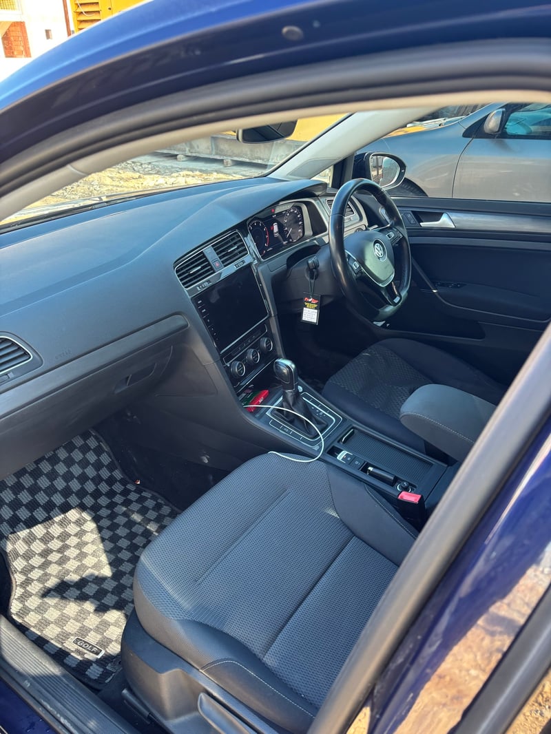 Volkswagen Golf — 5
