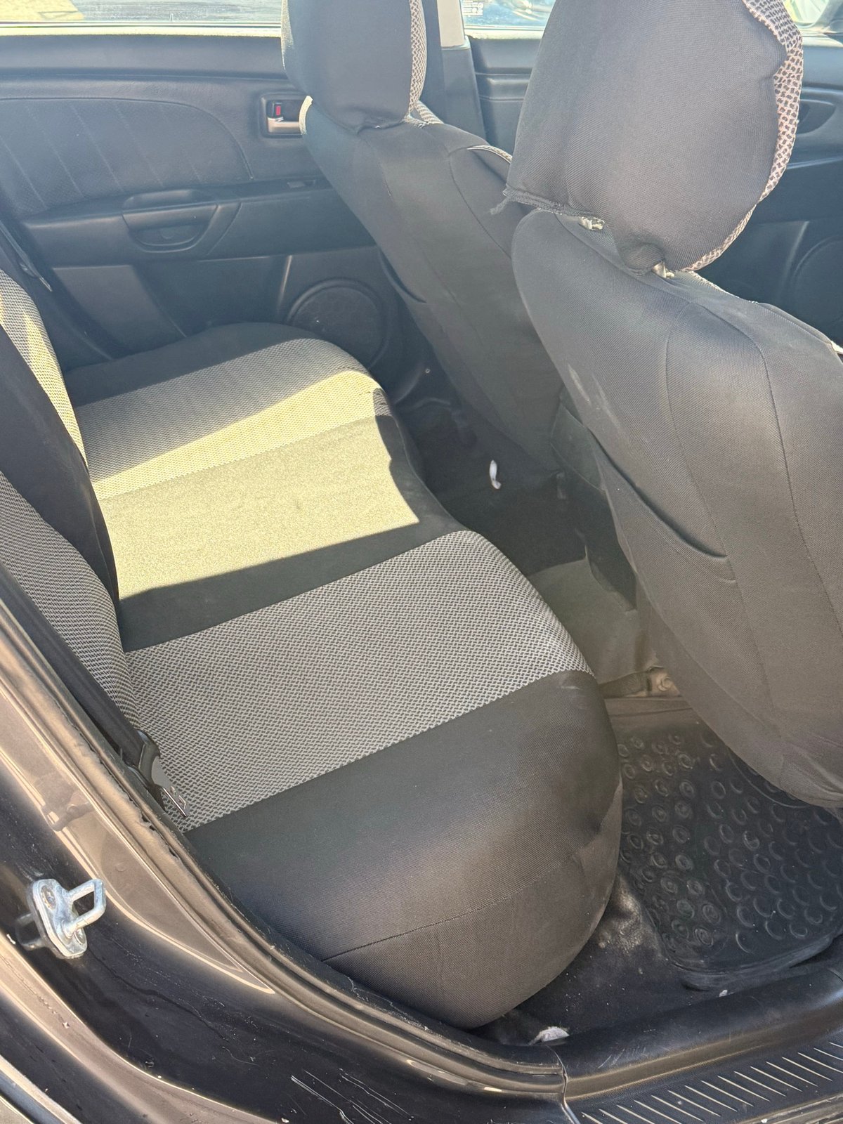 2005 Mazda 3 5